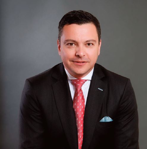 Read more about the article Jimmy Αθανασόπουλος: Αναδεικνύει τους πρωταγωνιστές, πιστεύει στους νέους